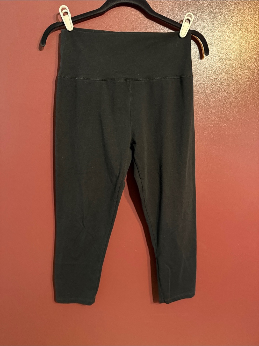 aerie Black High-Waist Capri Leggings